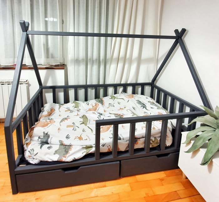 Solidne barierki chroniące przed upadkiem, zapewniając bezpieczny i spokojny sen malucha od pierwszych nocy we własnym łóżku