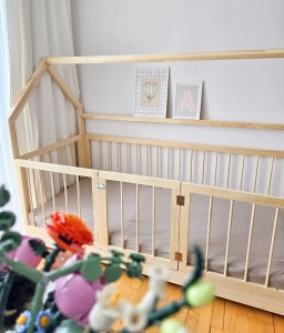 Łóżko przypodłogowe domek bezpieczne dla malucha Lov.wood